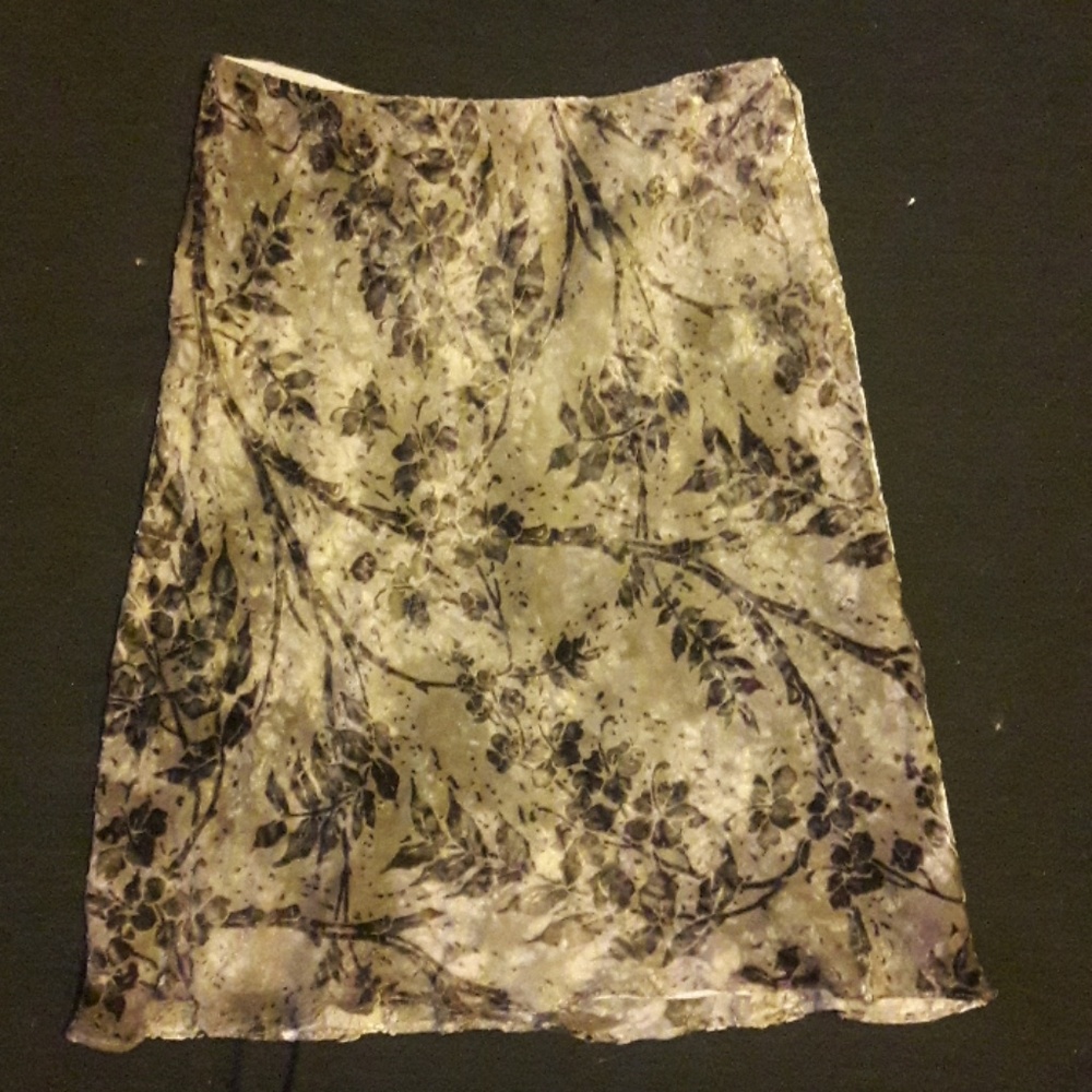 ANNE KLEIN Crushed Velvet Fluted Skirt